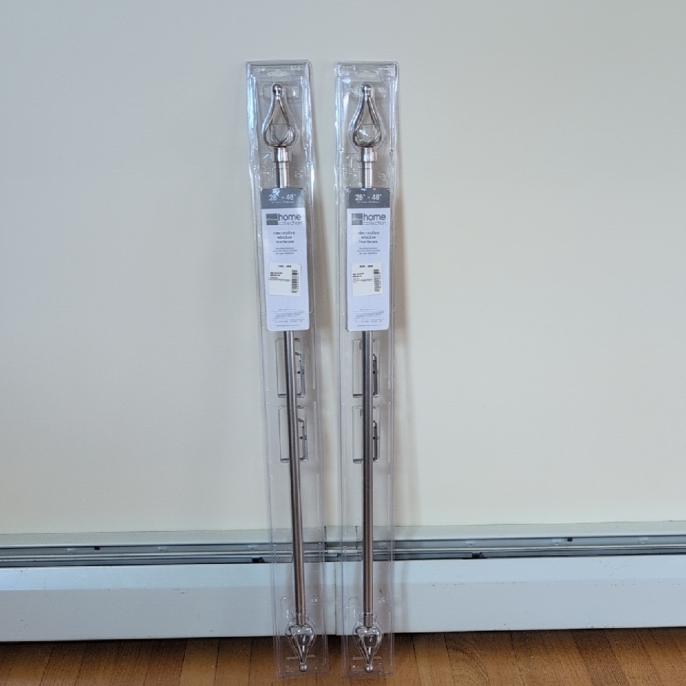 Home Collection Silver Curtain Rod Set